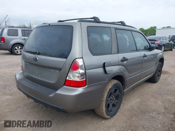 2006 Subaru Forester 2.5 X with VIN JF1SG63696H723272, listed as a IAAI auction lot 41908094 with 220,640 mi miles. Bid and sale history available at carsss.com. Image 4.