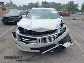 2017 Lincoln MKC Reserve with VIN 5LMCJ3D9XHUL55999, listed as a IAAI auction lot 42691155 with Not provided miles and . Bid and sale history available at DreamBid. Image 12.