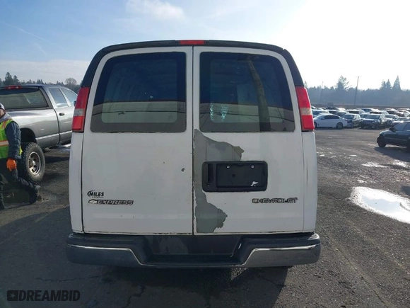 2006 Chevrolet Express Cargo Van with VIN 1GCGG25V461231061, listed as a IAAI auction lot 41274227 with 242,919 mi miles. Bid and sale history available at carsss.com. Image 16.
