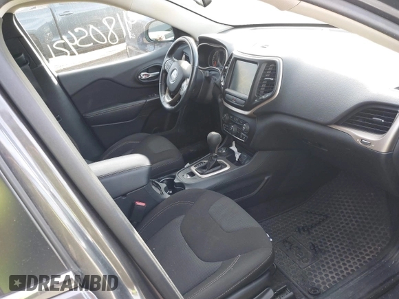 2016 Jeep Cherokee Latitude with VIN 1C4PJMCS7GW246423, listed as a IAAI auction lot 41805421 with 60,880 mi miles and . Bid and sale history available at carsss.com. Image 5.