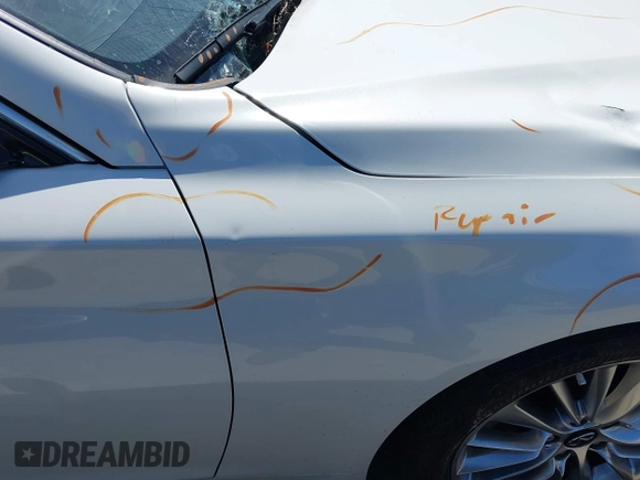 2024 Infiniti Q50 Luxe with VIN JN1EV7BP5RM601925, listed as a IAAI auction lot 42261752 with 1,511 mi miles and . Bid and sale history available at DreamBid. Image 17.