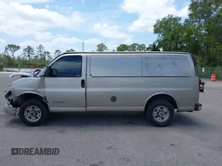 2003 GMC Savana Cargo with VIN 1GTHG35U431146718, listed as a IAAI auction lot 42098826 with 238,502 mi miles. Bid and sale history available at carsss.com. Image 14.