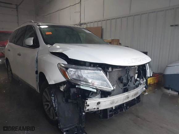 2014 Nissan Pathfinder Platinum with VIN 5N1AR2MM4EC603120, listed as a IAAI auction lot 41295992 with 130,117 mi miles. Bid and sale history available at carsss.com. Image 1.