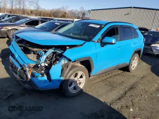 2020 Toyota RAV4 XLE with VIN JTMP1RFV0LD058593, listed as a Copart auction lot 42770955 with 47,345 mi miles and Salvage Title. Bid and sale history available at carsss.com. Image 1.