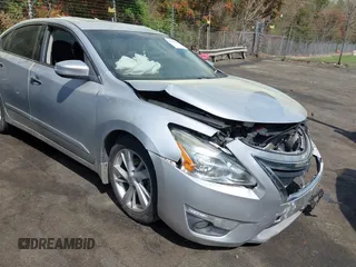 2014 Nissan Altima 2.5 S with VIN 1N4AL3AP1EC418216, listed as a IAAI auction lot 41935561 with 124,488 mi miles. Bid and sale history available at carsss.com. Image 1.