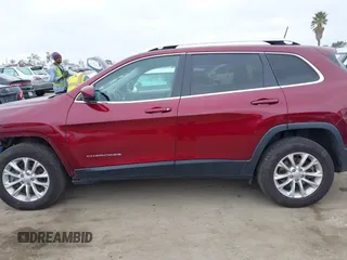 2019 Jeep Cherokee Latitude z VIN 1C4PJMCB7KD442625, wystawiony jako IAAI lot #41872030 z przebiegiem 166 352 mil mil oraz . Historia ofert i sprzedaży dostępna na DreamBid. Obrazek 15.