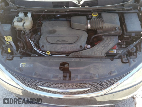 2020 Chrysler Pacifica Touring with VIN 2C4RC1FG7LR159407, listed as a Copart auction lot 49590795 with 87,337 mi miles and Salvage title. Bid and sale history available at DreamBid. Image 14.