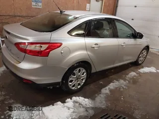 2012 Ford Focus SE with VIN 1FAHP3F2XCL175566, listed as a IAAI auction lot 41493698 with 197,255 mi miles and . Bid and sale history available at carsss.com. Image 4.