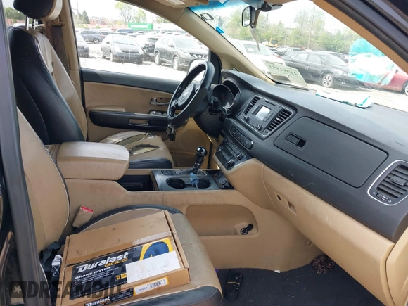 2016 Kia Sedona LX with VIN KNDMB5C13G6209401, listed as a IAAI auction lot 42091953 with 171,068 mi miles. Bid and sale history available at carsss.com. Image 5.