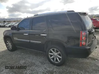 2008 GMC Yukon Denali z VIN 1GKFK63878J187742, wystawiony jako Copart lot #42462895 z przebiegiem 133 468 mil mil oraz Tytuł czysty. Historia ofert i sprzedaży dostępna na DreamBid. Obrazek 2.