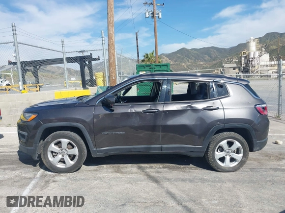 2020 Jeep Compass Altitude z VIN 3C4NJCBB8LT199034, wystawiony jako IAAI lot #42008510 z przebiegiem Nie podano mil oraz . Historia ofert i sprzedaży dostępna na DreamBid. Obrazek 13.