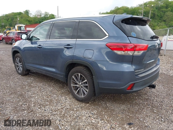 2017 Toyota Highlander XLE with VIN 5TDJZRFH8HS391841, listed as a IAAI auction lot 42170249 with 93,362 mi miles and . Bid and sale history available at DreamBid. Image 3.