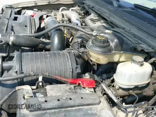 2005 Ford F-250 XL z VIN 1FTSW20P95ED28429, wystawiony jako IAAI lot #43221157 z przebiegiem 281 362 mil mil oraz . Historia ofert i sprzedaży dostępna na DreamBid. Obrazek 12.