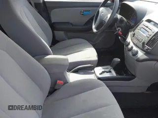 2010 Hyundai Elantra GLS z VIN KMHDU4AD6AU835606, wystawiony jako IAAI lot #42360904 z przebiegiem 94 385 mil mil oraz . Historia ofert i sprzedaży dostępna na DreamBid. Obrazek 5.