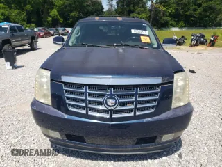 2008 Cadillac Escalade z VIN 1GYEC63858R207681, wystawiony jako Copart lot #60564815 z przebiegiem 98 240 mil mil oraz Czysty tytuł • Clean title. Historia ofert i sprzedaży dostępna na DreamBid. Obrazek 5.