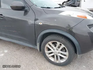 2011 Nissan Juke SV with VIN JN8AF5MR2BT008003, listed as a IAAI auction lot 42065939 with 190,984 mi miles. Bid and sale history available at carsss.com. Image 6.