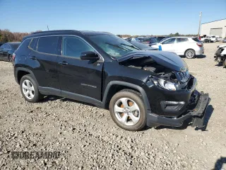 2019 Jeep Compass Latitude with VIN 3C4NJDBB0KT641860, listed as a Copart auction lot 83894084 with 87,230 mi miles and Salvage Title. Bid and sale history available at carsss.com. Image 4.