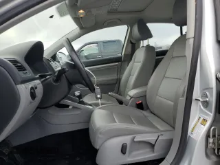 2009 Volkswagen Jetta SE z VIN 3VWRZ71K89M062050, wystawiony jako Copart lot #83973194 z przebiegiem 48 996 mil mil oraz Szkoda całkowita • Salvage title. Historia ofert i sprzedaży dostępna na DreamBid. Obrazek 7.