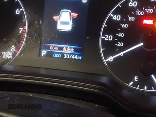 2024 Toyota Corolla Cross LE z VIN 7MUCAABG5RV087551, wystawiony jako IAAI lot #41726761 z przebiegiem 30 744 mil mil oraz . Historia ofert i sprzedaży dostępna na DreamBid. Obrazek 15.