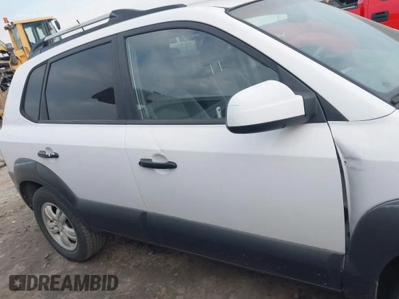 2006 Hyundai Tucson GLS with VIN KM8JN12D66U320996, listed as a IAAI auction lot 41684092 with 227,145 mi miles. Bid and sale history available at carsss.com. Image 14.