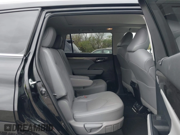 2023 Toyota Highlander L with VIN 5TDKDRAH5PS041799, listed as a IAAI auction lot 40872394 with 18,641 mi miles and . Bid and sale history available at DreamBid. Image 8.