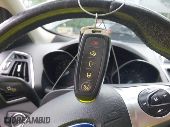 2013 Ford Escape SEL z VIN 1FMCU9H92DUA84826, wystawiony jako IAAI lot #42467606 z przebiegiem 172 334 mil mil oraz . Historia ofert i sprzedaży dostępna na DreamBid. Obrazek 11.