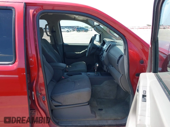 2014 Nissan Frontier SV z VIN 1N6AD0FR1EN766633, wystawiony jako IAAI lot #42453514 z przebiegiem 96 811 mil mil oraz . Historia ofert i sprzedaży dostępna na DreamBid. Obrazek 5.