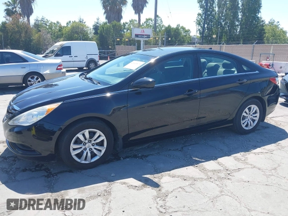 2013 Hyundai Sonata GLS z VIN 5NPEB4AC0DH532292, wystawiony jako IAAI lot #42465873 z przebiegiem Nie podano mil oraz . Historia ofert i sprzedaży dostępna na DreamBid. Obrazek 2.