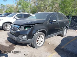 2011 Kia Sorento LX with VIN 5XYKT4A2XBG073333, listed as a IAAI auction lot 39936619 with Not Provided miles. Bid and sale history available at carsss.com. Image 2.