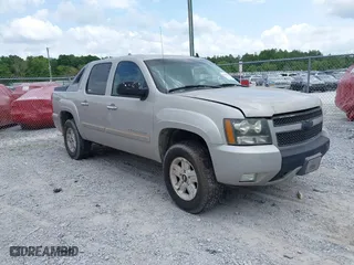 2007 Chevrolet Avalanche LTZ with VIN 3GNFK123X7G217750, listed as a IAAI auction lot 42088850 with 188,429 mi miles. Bid and sale history available at carsss.com. Image 1.