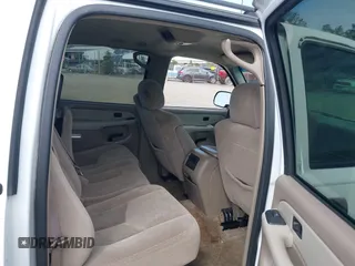 2003 Chevrolet Suburban LT with VIN 3GNFK16Z53G273961, listed as a IAAI auction lot 41875181 with 194,091 mi miles and . Bid and sale history available at DreamBid. Image 8.