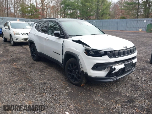 2022 Jeep Compass Latitude with VIN 3C4NJDBB5NT184919, listed as a IAAI auction lot 41044815 with 17,654 mi miles and . Bid and sale history available at DreamBid. Image 1.