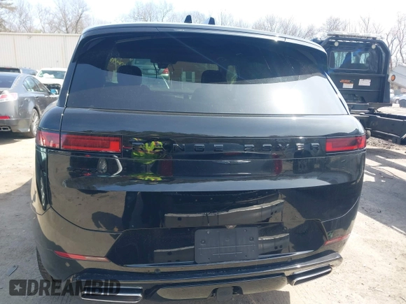2024 Land Rover Range Rover Sport Dynamic SE with VIN SAL1L9FU3RA199796, listed as a IAAI auction lot 41803458 with 9,262 mi miles and . Bid and sale history available at DreamBid. Image 16.
