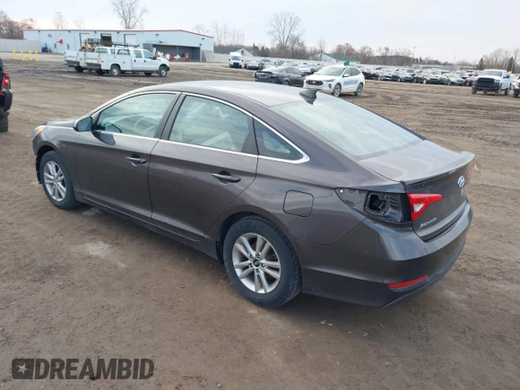 2015 Hyundai Sonata SE with VIN 5NPE24AF4FH204726, listed as a IAAI auction lot 41835877 with 139,281 mi miles and . Bid and sale history available at DreamBid. Image 3.