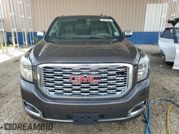 2019 GMC Yukon XL SLT Standard Edition z VIN 1GKS2JKC3KR233809, wystawiony jako Copart lot #56598965 z przebiegiem 109 077 mil mil oraz Czysty tytuł • Clean title. Historia ofert i sprzedaży dostępna na DreamBid. Obrazek 5.