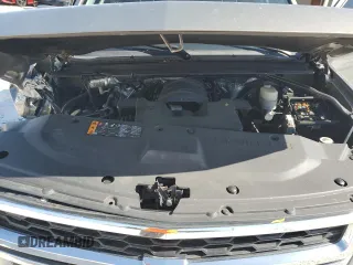 2018 Chevrolet Suburban LS z VIN 1GNSCGKC6JR249746, wystawiony jako Copart lot #55622105 z przebiegiem 126 378 mil mil oraz Szkoda całkowita • Salvage title. Historia ofert i sprzedaży dostępna na DreamBid. Obrazek 12.