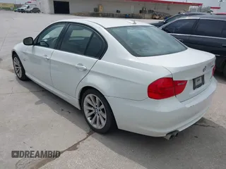 2011 BMW 3 Series 328i xDrive with VIN WBAPK5C53BA995204, listed as a IAAI auction lot 41940438 with 160,879 mi miles. Bid and sale history available at carsss.com. Image 3.