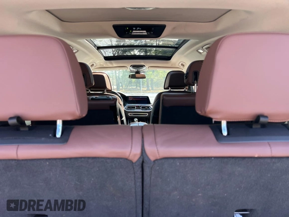 2019 BMW X7 xDrive50i z VIN 5UXCX4C58KLS36225, wystawiony jako Copart lot #53399425 z przebiegiem 111 593 mil mil oraz Czysty tytuł • Clean title. Historia ofert i sprzedaży dostępna na DreamBid. Obrazek 9.
