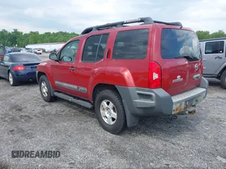 2005 Nissan Xterra S z VIN 5N1AN08W05C656764, wystawiony jako IAAI lot #42331404 z przebiegiem 144 575 mil mil oraz . Historia ofert i sprzedaży dostępna na DreamBid. Obrazek 3.