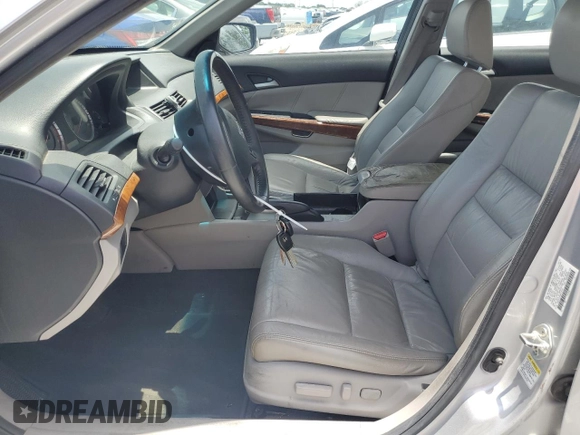 2011 Honda Accord EX-L z VIN 1HGCP3F84BA018491, wystawiony jako Copart lot #60306505 z przebiegiem 125 807 mil mil oraz Czysty tytuł • Clean title. Historia ofert i sprzedaży dostępna na DreamBid. Obrazek 7.