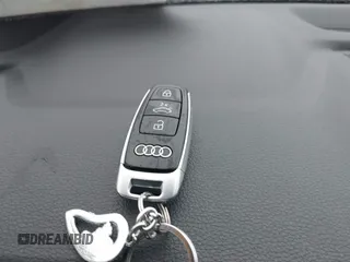 2020 Audi Q7 Premium with VIN WA1AXAF77LD003544, listed as a IAAI auction lot 41819088 with 52,637 mi miles and . Bid and sale history available at DreamBid. Image 11.