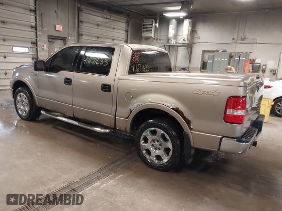 2004 Ford F-150 XLT with VIN 1FTPW14504KD59559, listed as a IAAI auction lot 41671633 with 196,328 mi miles. Bid and sale history available at carsss.com. Image 3.