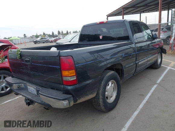 2003 GMC Sierra 1500 SLT with VIN 2GTEC19TX31404836, listed as a IAAI auction lot 42011067 with 233,458 mi miles and . Bid and sale history available at carsss.com. Image 4.