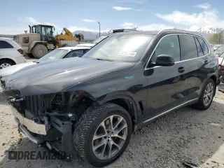 2019 BMW X5 xDrive40i with VIN 5UXCR6C58KLL61618, listed as a Copart auction lot 52793365 with 1,800 mi miles and Salvage Title. Bid and sale history available at carsss.com. Image 1.