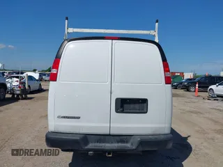 2021 Chevrolet Express Cargo z VIN 1GCWGAFP0M1180922, wystawiony jako IAAI lot #42341487 z przebiegiem 231 225 mil mil oraz . Historia ofert i sprzedaży dostępna na DreamBid. Obrazek 16.