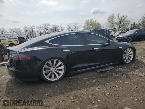 2013 Tesla Model S z VIN 5YJSA1CN8DFP22679, wystawiony jako Copart lot #51812615 z przebiegiem 1 211 mil mil oraz Czysty tytuł • Clean title. Historia ofert i sprzedaży dostępna na DreamBid. Obrazek 3.