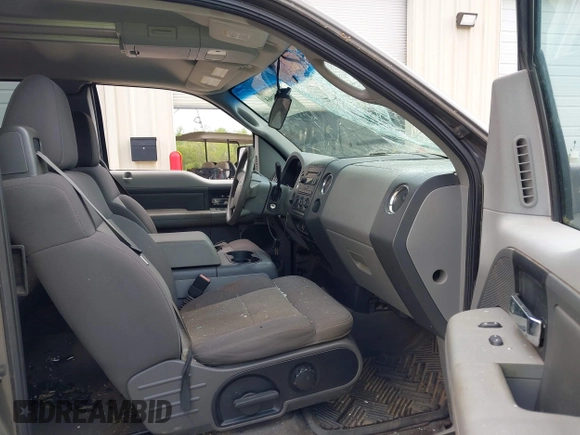 2004 Ford F-150 STX with VIN 1FTRX12W74NA20006, listed as a IAAI auction lot 42020664 with 169,603 mi miles and . Bid and sale history available at carsss.com. Image 5.