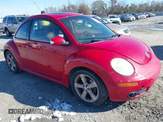 2006 Volkswagen New Beetle Coupe with VIN 3VWSW31C56M403105, listed as a IAAI auction lot 41396362 with 157,213 mi miles. Bid and sale history available at carsss.com. Image 1.