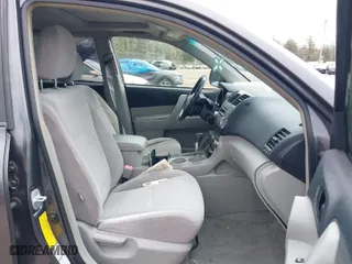 2009 Toyota Highlander with VIN JTEES41A392122086, listed as a IAAI auction lot 42029292 with 268,092 mi miles. Bid and sale history available at carsss.com. Image 5.