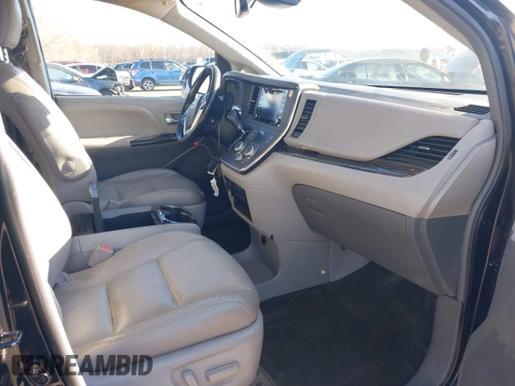 2018 Toyota Sienna XLE Auto Access Seat with VIN 5TDYZ3DC0JS913659, listed as a IAAI auction lot 41753475 with 172,858 mi miles. Bid and sale history available at carsss.com. Image 5.